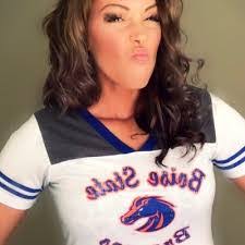 Mandy Queen's Instagram, Twitter & Facebook