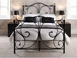 Yatak odası takımları ölçüleri konusunda, ölçüsü en değişken olabilen gardıroplar olduğundan önce buna karar vermek gerekiyor. Yatak Odasi Takimlari Ozel Olcu Ve Ozel Uretim Aks Mobilya Da