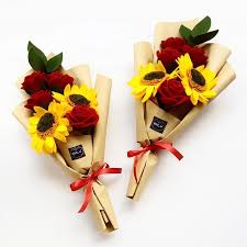 Pinterest Lowkeyy Wifeyy Flowers Bunga Kertas Bunga Kain Kreatif
