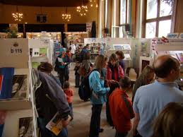 Frances Hardinge's Twisted City