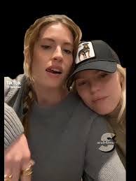 Renee Fletcher's Instagram, Twitter & Facebook