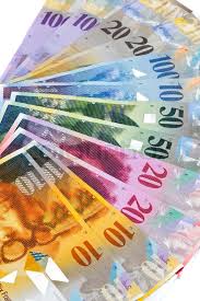 Der franken ist die offizielle währung in der schweiz und dem fürstentum liechtenstein. Schweizer Franken Geld Und Stock Bild Colourbox