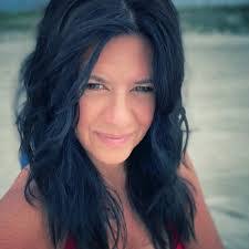 Lisa Dimeo's Instagram, Twitter & Facebook