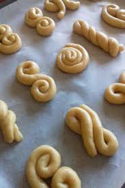 The Authentic Greek Easter Cookies Recipe Koulourakia Pasxalina Real Greek Recipes Recipe Greek Easter Recipes Easter Cookies Traditional Easter Recipes