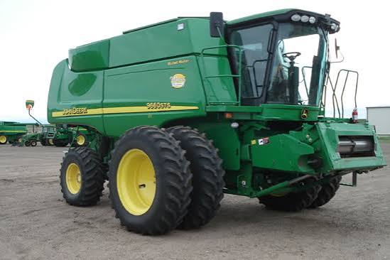 John Deere 9660 STS Combine
