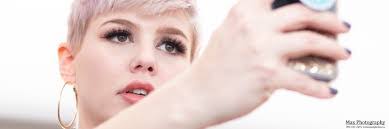 Stephanie Pollak's Instagram, Twitter & Facebook