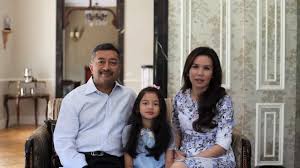 Tan sri dato' mokhzani bin mahathir is a malaysian businessman who has been listed as the 14th richest person in malaysia. Dr Mahathir S Family Youtube