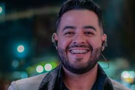 La Arrolladora Banda El Limón