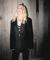 New single new york (handles heartbreak better) out now! Svd Tv Radio Peg Parnevik Sjunger Pa Skansen Hela Veckan 17 7 23 7 Superstjarnans Sista Tid I Livet Fick Alzheimer I Ung Alder Pdf Gratis Nedladdning