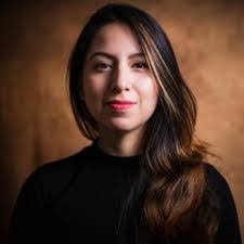 Evelyn Vera's Instagram, Twitter & Facebook