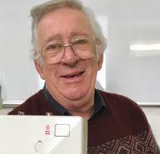 Richard box is a regular exhibitor and demonstrator at he runs courses in drawing, painting and his particular system of textile art which combines fabric collage with both machine and hand embroidery. A Free Stitching Frisson Free Machine Stitching A R D I N G T O N