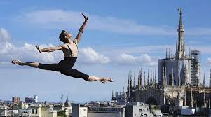 I have had roberto bolle and scott mckenzie as my jack and bitty fancast for far too long before at 6′2″, bolle is known as a ballet athlete with superhuman technique and i can attest to his size being. Roberto Bolle On Dance E La Danza Secondo Me Intervista Danza 24