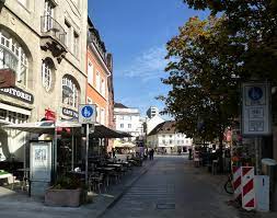 May 28, 2021 · in der nacht auf freitag wurden einem mann in der innenstadt sein handy und einer frau ihre handtasche geklaut. Lorrach Blick In Die Fussgangerzone In Der Innenstadt Sept Staedte Fotos De