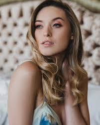 Laura Jervis's Instagram, Twitter & Facebook