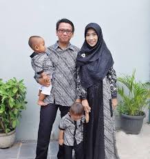 30 model baju lebaran keluarga modern terbaru 2019 desain model baju. 19 Koleksi Baju Muslim Couple Keluarga Terbaru 2020