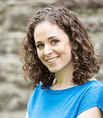 Laurie Morrison's Instagram, Twitter & Facebook