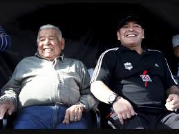Poeta e dramaturgo premiado, antigo professor do ensino secundário, antónio torrado. Morre Aos 87 Anos O Pai De Maradona Veja