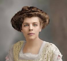 Colorized this photo Miss Edith Winship. She lived Philadelphia was married  in April 1909