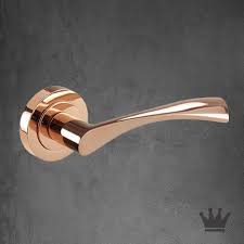 add some indulgence to your interiors with our rosegold and copper handles dorhandtak