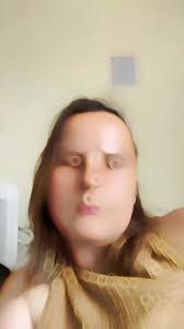 Lisa Maes's Instagram, Twitter & Facebook