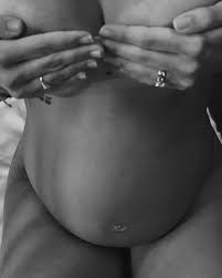 Evaluna Montaner posteó una foto desnuda para mostrar su embarazo 