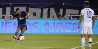 Cuando parece que ya nada puede sorprendernos, con las emociones a flor de piel desde el miércoles 25 al mediodía, se suman situaciones como las del festejo del primer gol de edwin cardona que. Boca Juniors Edwin Cardona Confiesa Que Gol A Velez Sarsfield Fue Aconsejado Por Su Hijo Emiliano Colombianos En El Exterior Futbolred