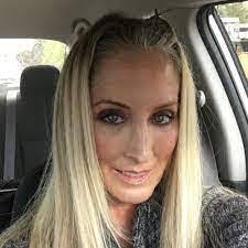 Kerry Strohl's Instagram, Twitter & Facebook