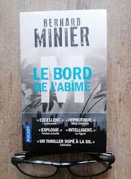 Début de l'édition 2.0 de quais du polar ! Nouveaute Poche M Le Bord De L Abime Bernard Minier Reussit Un Polar Ambitieux Et Explosif Baz Art Des Films Des Livres
