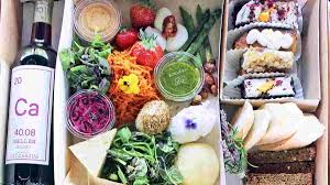 Agar diet berhasil menurunkan berat badan, anda perlu tekad bulat dan konsisten menjalankannya. Menu Diet Debm Aman Dikonsumsi Tanpa Menyiksa Diri Anda