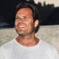 Derek Der's Instagram, Twitter & Facebook