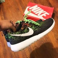 Dressed in a hawaiian floral print done in a variety of colors that overlays a black mesh upper. Best 25 Deals For Nike Roshe Run Floral Poshmark