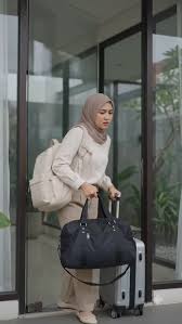 🎒Bawa Ransel ajaib bisa muat lebih banyak dari Koper Cabin! ✓ Travel  Backpack dari @bagsmart_official @bagsmart_indonesia dibandingkan Koper  Cabin bisa muat lebih banyak karena banyak compartment bagian = - Depan :  muatan