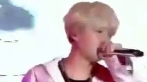 Eminem's fastest rap is in speedom, where he raps at a rate of 12.5 sps (syllables per second). Suga Bts Rapping Fast Youtube