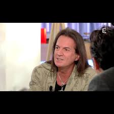 Mais aujourd'hui voici comment jongler avec une paire de cuissardes sans pour autant avoir l'air de catwoman, ni toute droite sortie du cirque pinder ….et encore moins de mister lalanne donc!…. Malaise Dans C A Vous Avec Francis Lalanne Puremedias