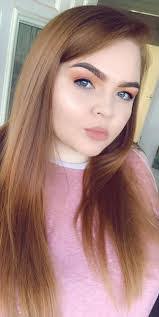 Danielle Collier's Instagram, Twitter & Facebook