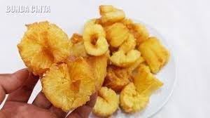 Untuk membuat ubi goreng krispi ternyata tidaklah terlalu sulit.ubi goreng krispi bisa dijadikan kudapan dan dinikmati. Cara Membuat Singkong Goreng Empuk Merekah Youtube