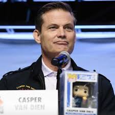 Starship Troopers' Cast Recalls Grueling Conditions That Left Michael  Ironside Hospitalized