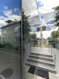System o trzykomorowej konstrukcji przeznaczony do wykonywania wewnętrznych i zewnętrznych. Aluminium Ponzio Facades Doors Lithuania Alvindus Com