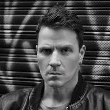 Dani Martin's Instagram, Twitter & Facebook