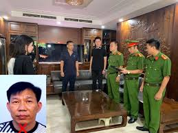 Chân dung 'trùm' giang hồ vừa bị công an khám nhà - Người quan sát