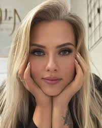 Hi gorgeous where are you from I am from SA. You are sooooo cute.