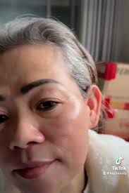 សុំនិយាយបន្តិចចុះ “ខ្ញុំពិតជាមានមទោនៈភាពចំពោះខ្លួនឯងខ្លាំងណាស់  ខ្ញុំបានផ្លាស់ប្តូរស្បែកមុខរបស់ម៉ាក់របស់ខ្ញុំដោយផ្ទាល់ដៃខ្ញុំ  ហើយខ្ញុំធ្វើវាបាន ទោះជាមិនបានល្អវិញ 💯 ក៏គាត់អាចលាបតែគ្រីម ...