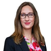 Laura Chambers's Instagram, Twitter & Facebook