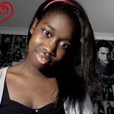 Kellie Meek's Instagram, Twitter & Facebook