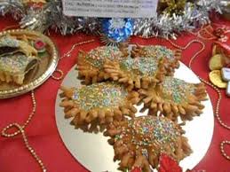 La forma è quella di u. Idee Dolci Per La Befana Nocche E Castagnacci Vestiti A Festa Epifanica Youtube