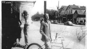 Young Elvis Presley With His First Bicycle Favoritemusicandtvshows Elvis Tupelo Memphis Elvis Presley Photos Young Elvis Elvis Presley