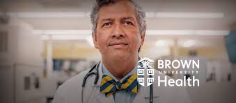 Andrew Schoenfeld, MD, MSc, an orthopedic surgeon with Brigham and Women's  Comprehensive Spine Center at BWFH, recently received the 2016  Distinguished Alumni Award from his alma mater, Northeast Ohio Medical  University!