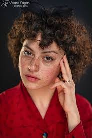 Anna Florek's Instagram, Twitter & Facebook