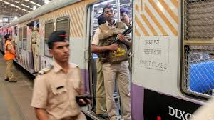 Mumbai railway stations after threat ...