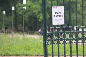 Le parc devint alors un lieu de pèlerinage littéraire. Prairie A La Tete D Or Moins De Tondeuses Lyon S Engage A Laisser La Nature S Installer Actu Lyon